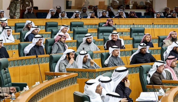 کویت کی 13 رکنی کابینہ کا اعلان ، 2 خواتین بھی شامل کویت کابینہ (kuwait cabinet)