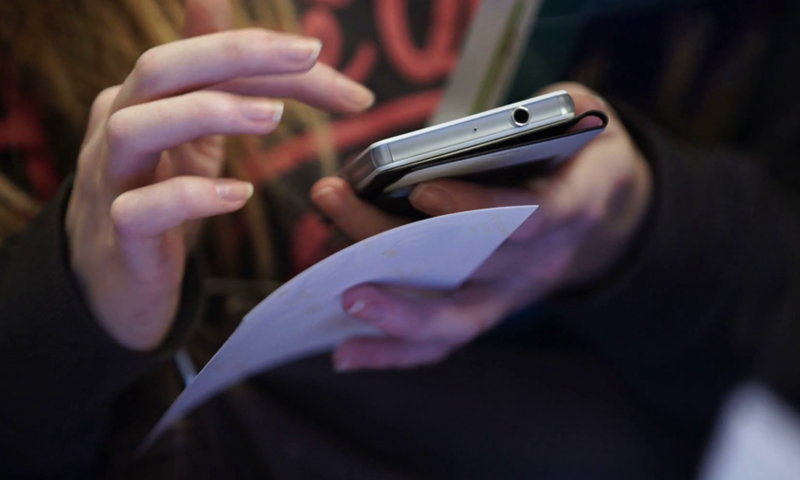 نان فائلرز کیلئے موبائل فون کالز پر 75 فیصد ٹیکس لگانے کی تجویز موبائل فون اور انٹرنیٹ