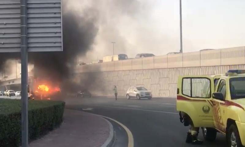 گاڑیوں میں آگ uae heat