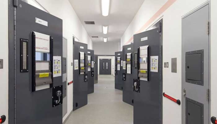 برطانیہ کی جیلوں میں گنجائش ختم ، ہزاروں قیدی قبل از وقت رہا کرنیکا فیصلہ برطانیہ