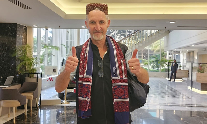 پاکستان ریڈ بال کرکٹ ٹیم کے ہیڈ کوچ جیسن گلیسپی پاکستان پہنچ گئے جیسن گلیسپی