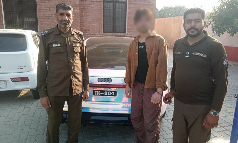 لاہور ، گاڑی پر آئی کے 804 کی نمبر پلیٹ لگانے والا ٹک ٹاکر گرفتار ٹک ٹاکر گرفتار