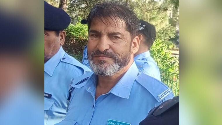 پولیس اہلکار