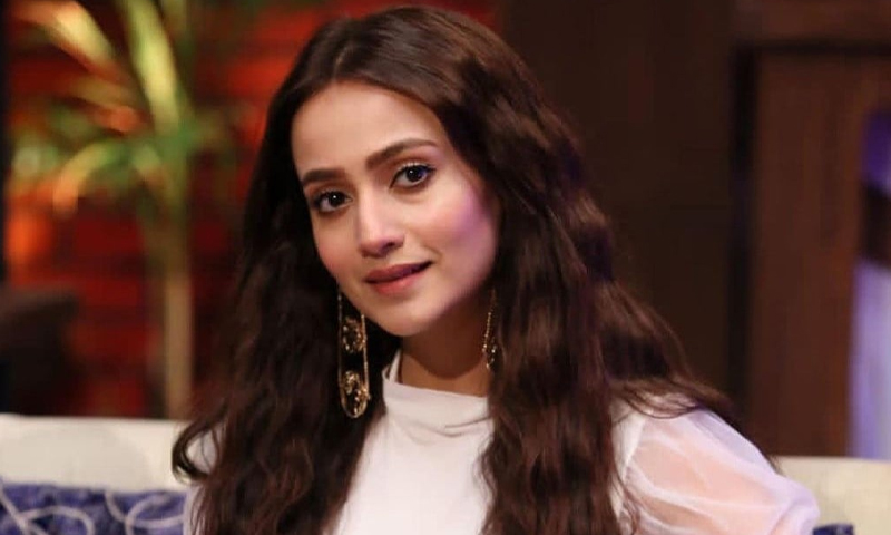 خواب میں حضورؐ کی زیارت کے بعد شوبز چھوڑنے کا فیصلہ کیا، زرنش خان زرنش خان