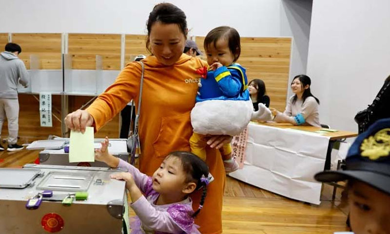 جاپان انتخابات ،خواتین کی 465 نشستوں میں سے 73 پر جیت جاپان انتخابات