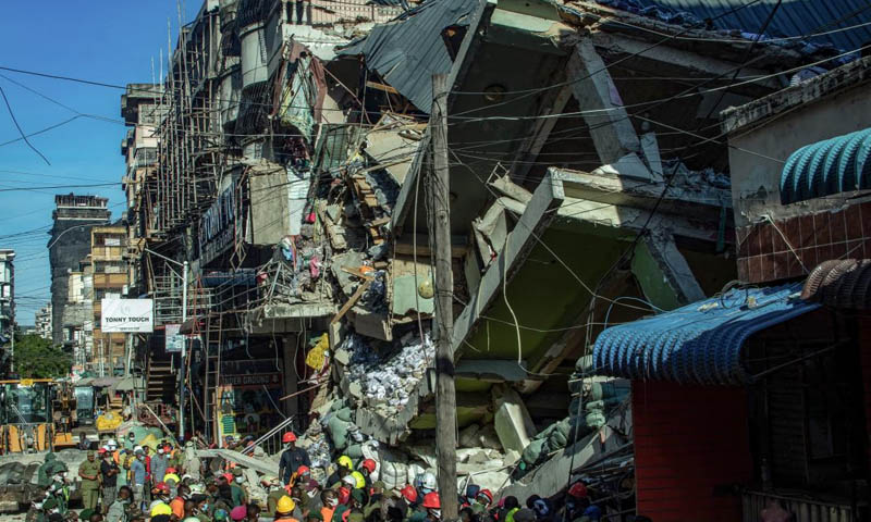 تنزانیہ میں 4 منزلہ عمارت گر گئی، 13 افراد ہلاک، 26 زخمی عمارت