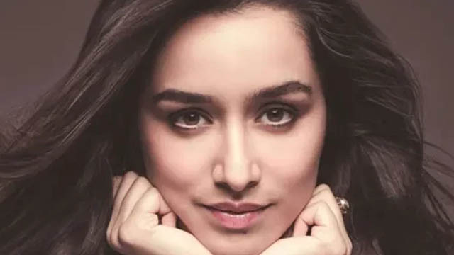 شردھا کپور کے آدھار کارڈ کی وائرل تصویر تہلکہ مچا گئی شردھا کپور