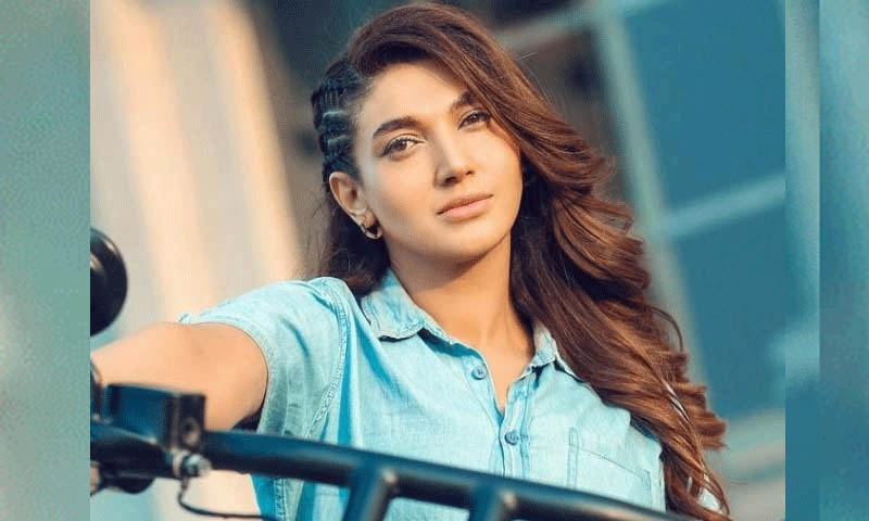 پاکستانی فنکار وقت کی پابندی نہیں کرتے،اداکارہ ثناء اداکارہ ثناء