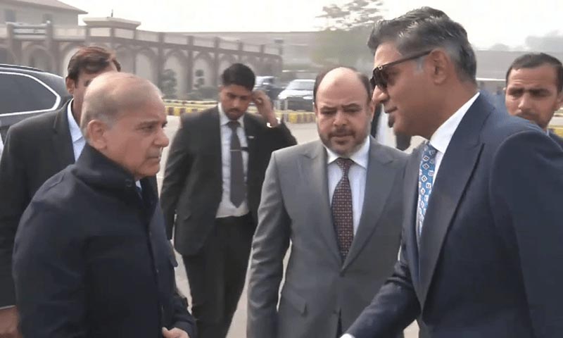 وزیر اعظم 2 روزہ سرکاری دور ے پر متحدہ عرب امارات پہنچ گئے سرکاری دورے