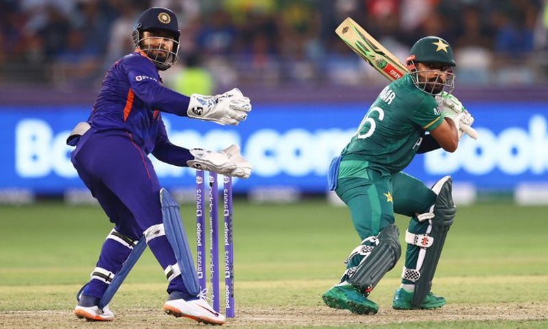 پاکستان کا پلڑا