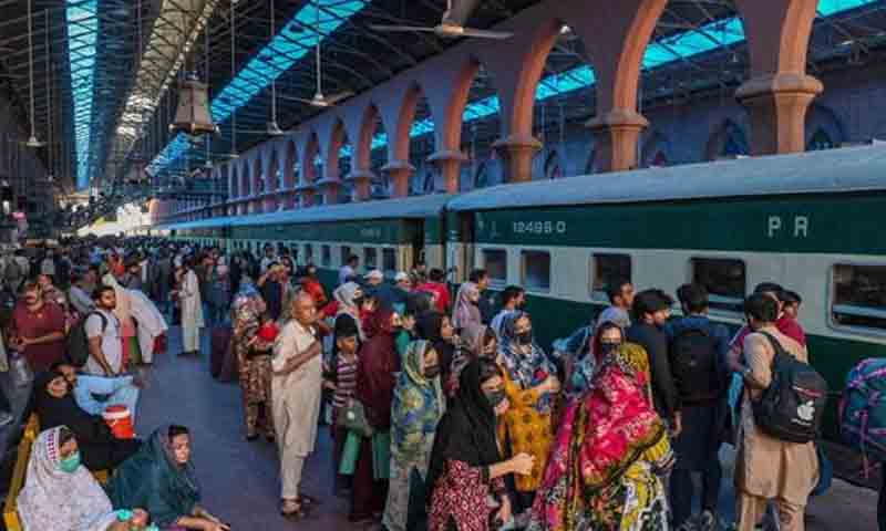 ریلوے کی جانب سے عید کے تینوں روز ٹکٹوں پر رعایت کا فیصلہ ٹکٹوں پر رعایت