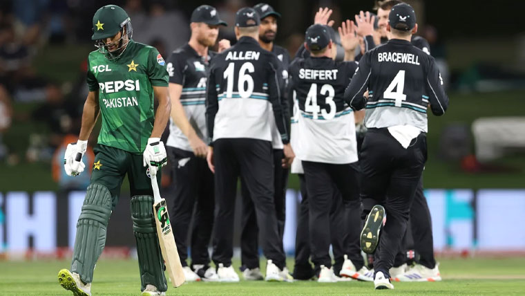 پاکستان کو چوتھے ٹی ٹوئنٹی میں بھی شکست ، نیوزی لینڈ نے سیریز جیت لی نیوزی لینڈ