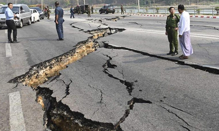 بھارت اور بنگلادیش میں زلزلے کے شدید جھٹکے، ڈھاکا میں 3 افراد جاں بحق اور متعدد زخمی