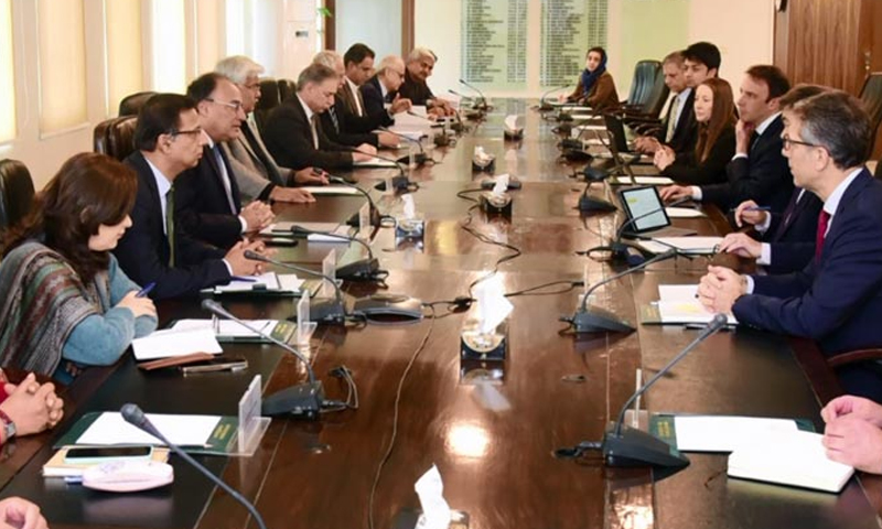 وزیر خزانہ اور آئی