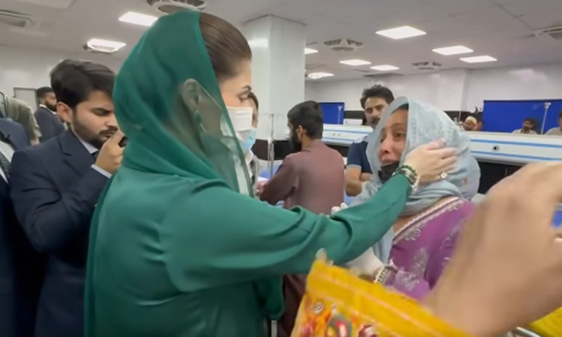 وزیراعلیٰ پنجاب کا جناح اسپتال کا دورہ،شکایات پر پرنسپل اور ایم ایس کو معطل کر نے کا حکم