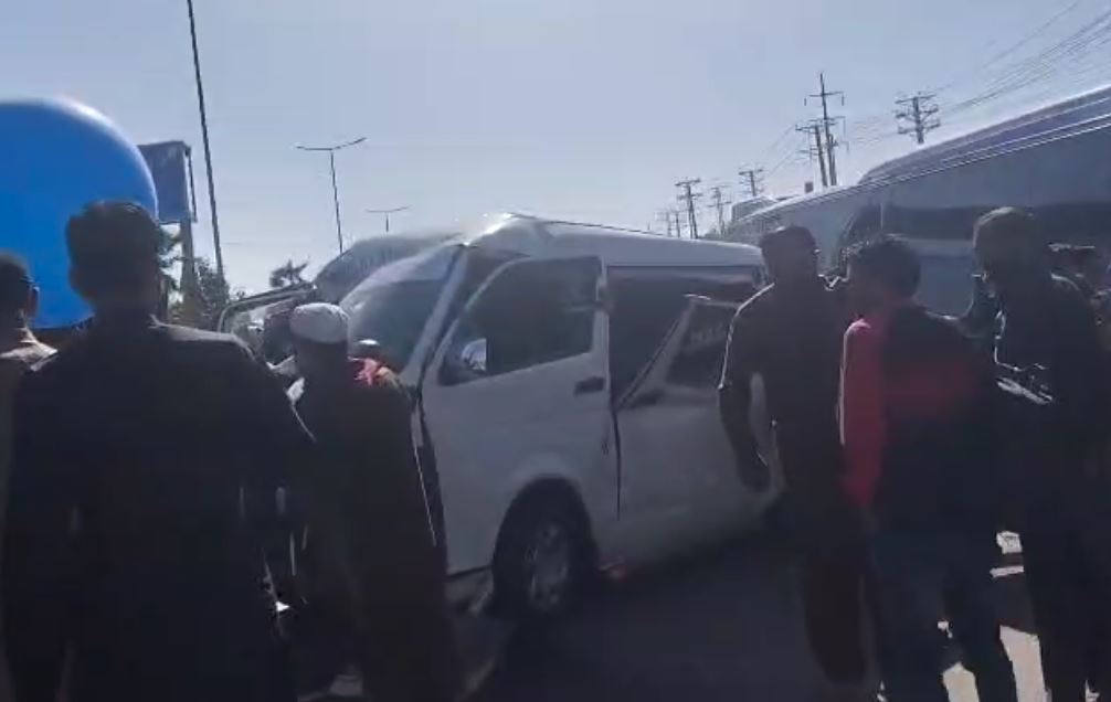 اسلام آباد میں تیز رفتار ڈمپر نے گاڑیوں کو کچل ڈالا، چار افراد جاں بحق