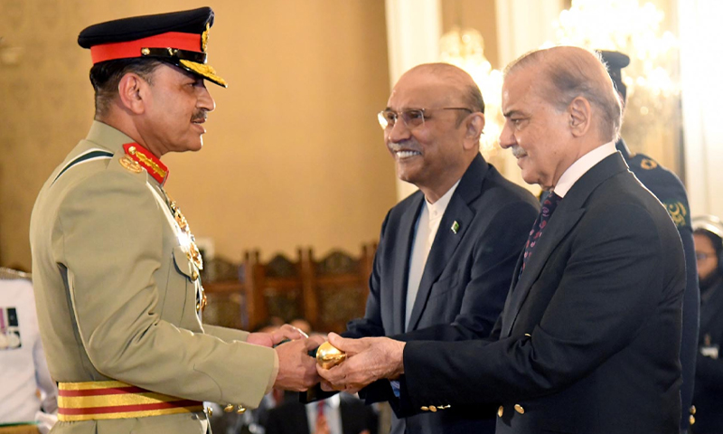 صدر مملکت اور وزیراعظم نےسید عاصم منیرکو ’’بیٹن آف فیلڈ مارشل ‘‘ سے نواز دیا