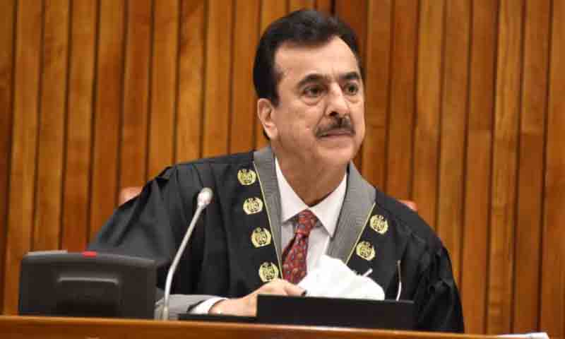 یوسف رضا گیلانی کی ایرانی سفیر سے ملاقات، خطے میں امن پر تبادلہ خیال ملاقات