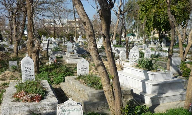 قبرستانوں