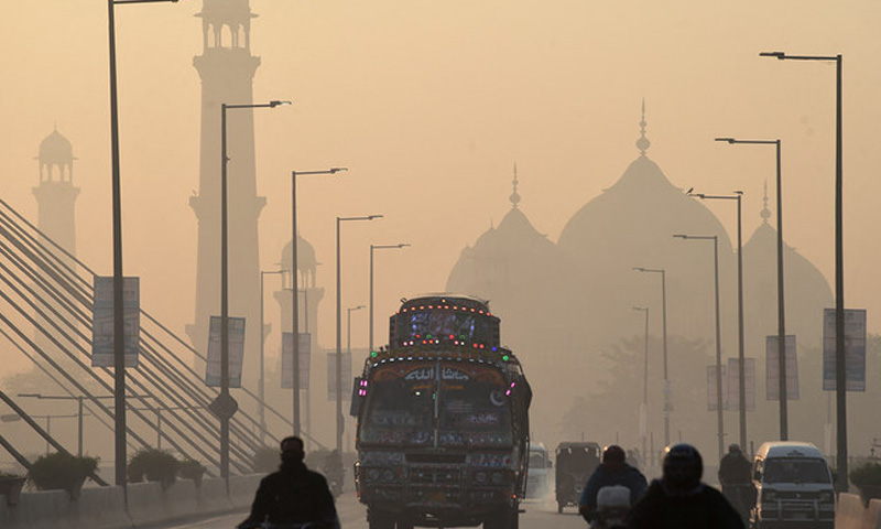 لاہور اور کراچی سب سے زیادہ ماحولیاتی خطرات کا شکار