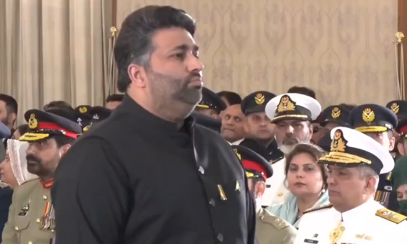 معرکۂ حق کے دوران صحافت کے شعبے میں نمایاں خدمات،وزیراعظم کے میڈیا کوآرڈینیٹر بدر شہباز کو تمغۂ امتیاز سے نوازا گیا