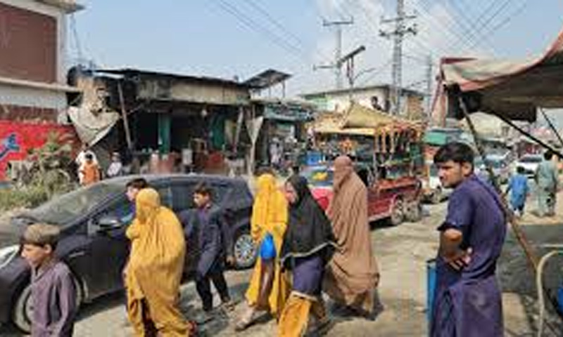 سیکورٹی فورسز نے باجوڑ کے کئی علاقے کلیئر کر دیئے ، عارضی بے گھر افراد کی واپسی شروع باجوڑ متاثرین