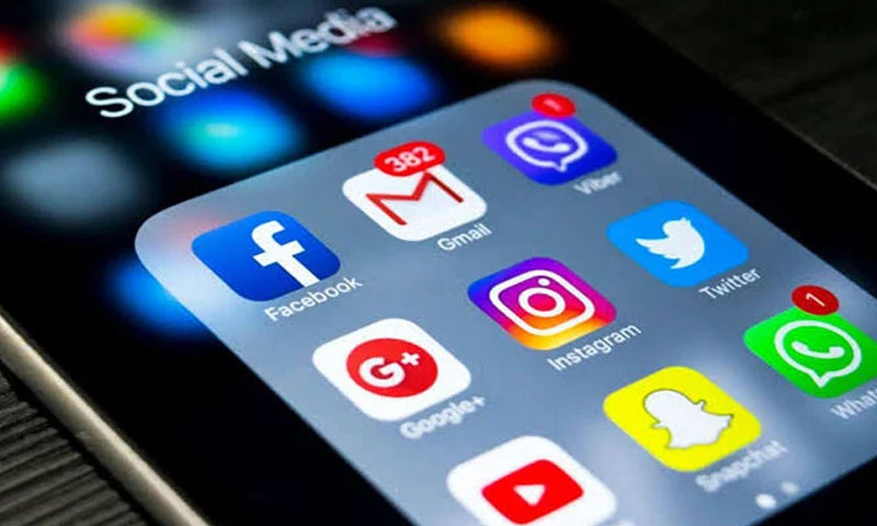 سوشل میڈیا پر عائد پابندی ہٹا دی گئی