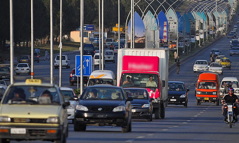 اسلام آباد، ٹریفک قوانین کی خلاف ورزی، 700 سے زائد گاڑیاں اور موٹر سائیکلیں مختلف تھانوں میں بند