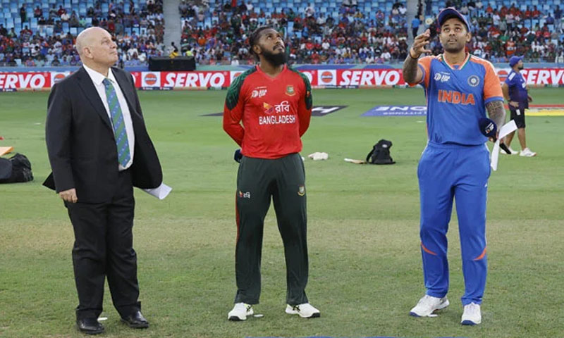 ایشیا کپ ، ٹاس کے موقع پر سوریا کمار یادیو اور جاکر علی نے مصافحہ نہ کیا