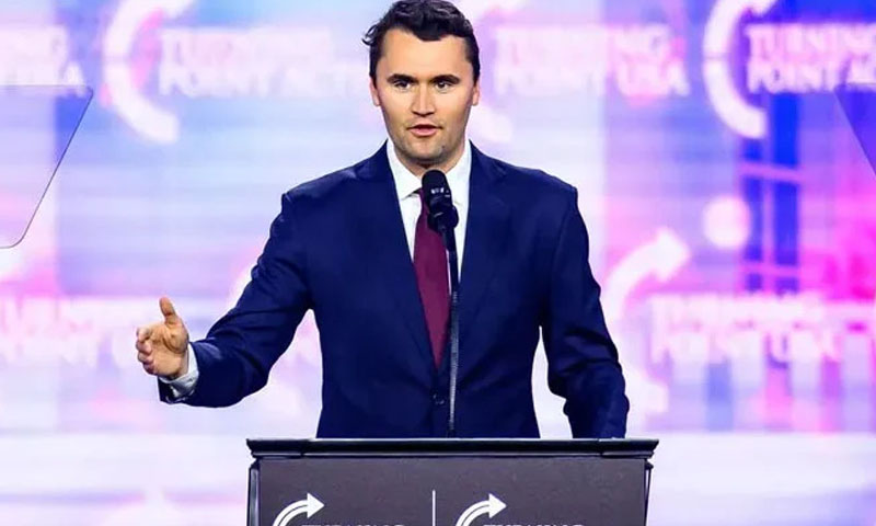 امریکا کا چارلی کرک کے قاتل کی معلومات فراہم کرنے پر ایک لاکھ ڈالر انعام دینے کا اعلان