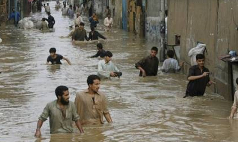 کراچی میں ملیر اور لیاری کی ندیاں بپھر گئیں، پانی گھروں میں داخل، فوج طلب