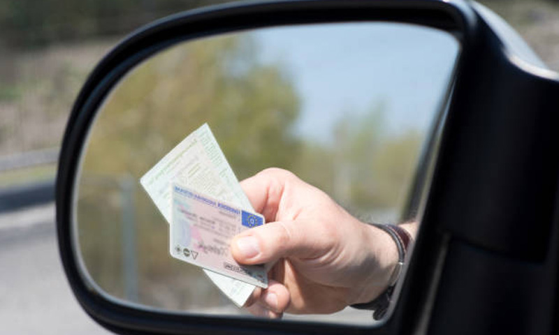 بغیر لائسنس ڈرائیونگ پر جیل