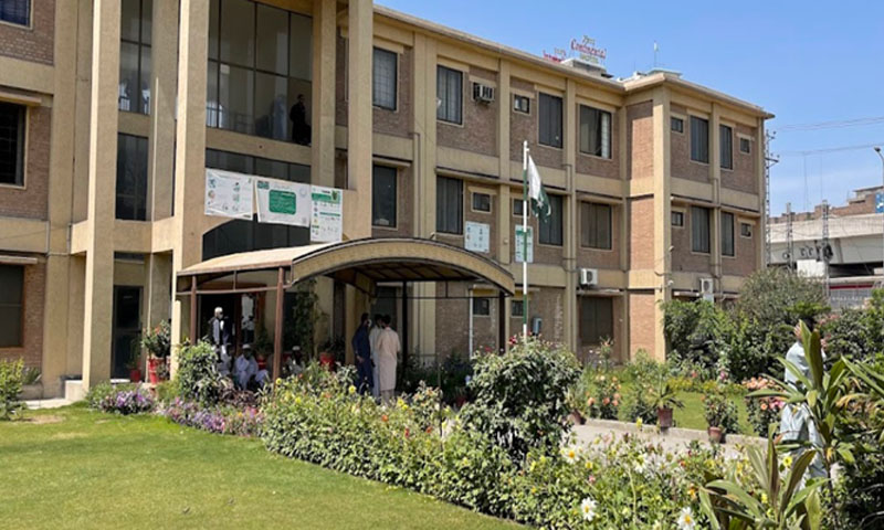 جنوبی وزیر ستان میں ڈیوٹی سے غیر حاضر 119 اساتذہ معطل