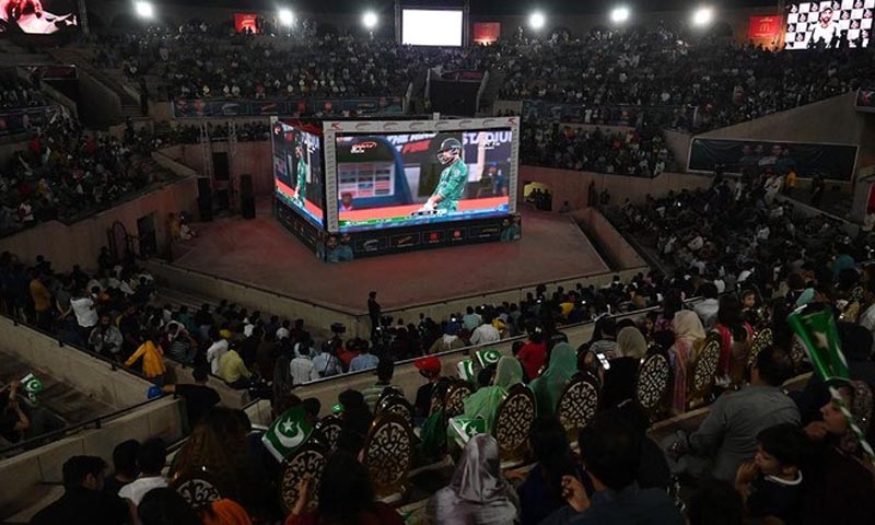 big screens for pakistan vs india final