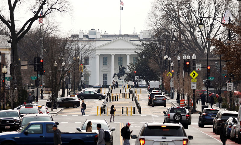 وائٹ ہاؤس کے سیکیورٹی گیٹ سے گاڑی ٹکرا دی گئی، ڈرائیور گرفتار White house