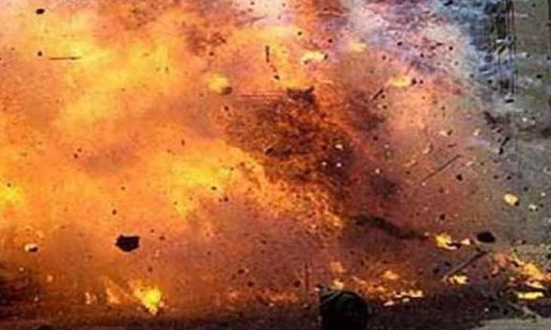 پشاور میں پولیس موبائل کے قریب دھماکہ، 4 اہلکار زخمی Peshawar Blast