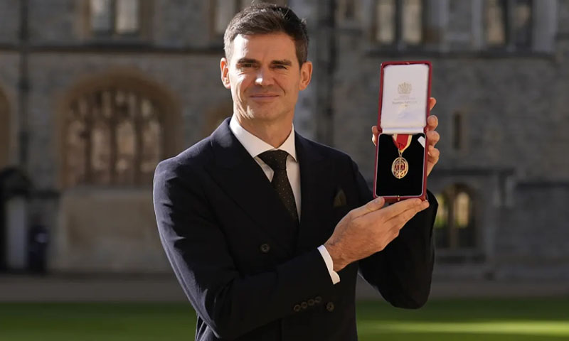 جیمز اینڈرسن کو نائٹ ہڈ کا اعزاز دے دیا گیا جیمز اینڈرسن کو نائٹ ہڈ کا اعزاز دے دیا گیا