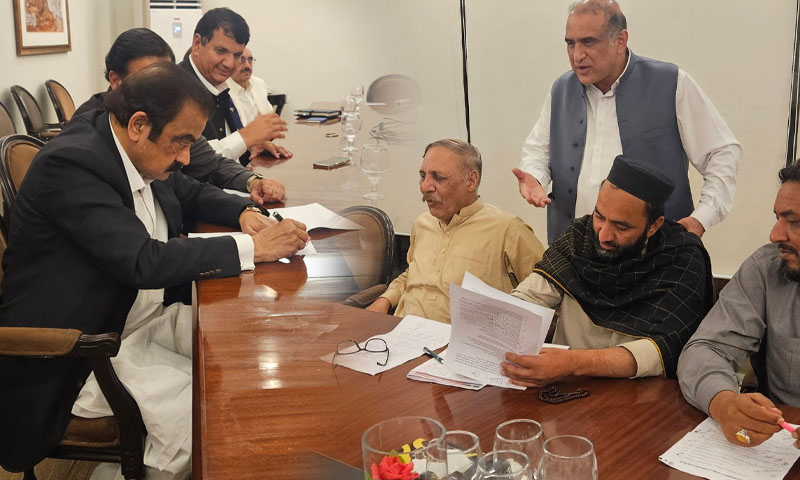 معاہدے طے پا گیا، آزاد کشمیر میں حکومتی اور عوامی ایکشن کمیٹی کے درمیان مذاکرات کامیاب
