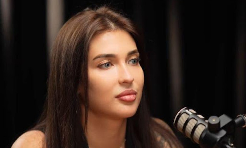 خاتون نے آنکھوں کا رنگ بدل لیا تاکہ بچہ نیلی آنکھوں والا پیدا ہو