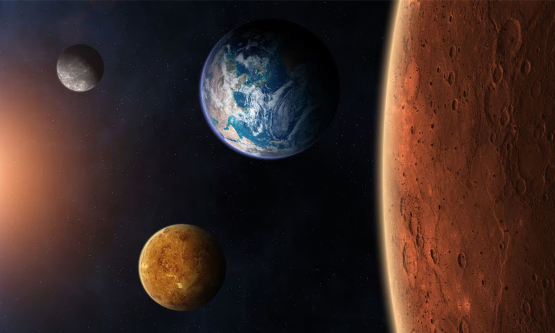 چاند، مریخ اور عطارد آج شام ایک قطار میں، منظر بغیر دوربین دکھائی دے گا