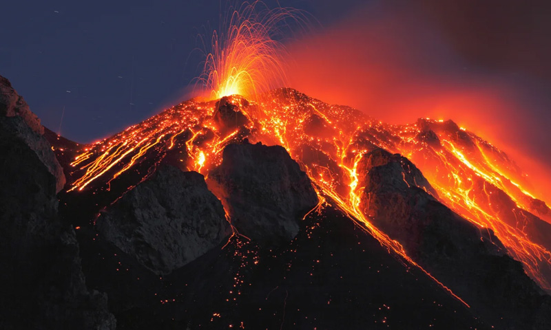 آتش فشاں سات لاکھ سال بعد دوبارہ جاگ اٹھا، زمین میں حرکت ریکارڈ