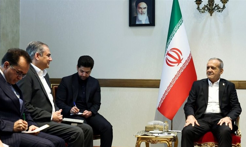 ایرانی صدر کی پاک افغان معاملات بہتر کرنے کے لیے ثالثی کی پیشکش iran