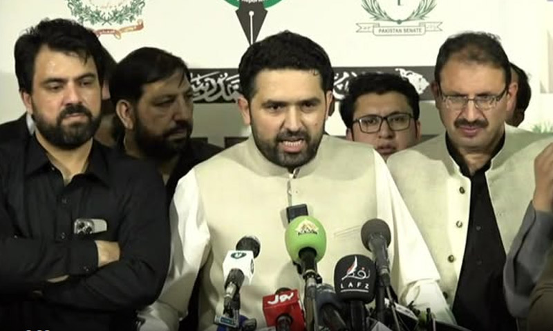 وزیراعلیٰ خیبر پختونخوا پارلیمنٹ ہاؤس پہنچ گئے، بانی پی ٹی آئی سے ملاقات کیلئے قرارداد جمع Sohail Afridi