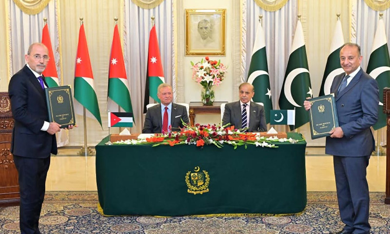 وزیراعظم اورشاہ عبداللہ دوم کی تاریخی ملاقات، دونوں ممالک کے درمیان کئی مفاہمتی یاداشتوں پر دستخط PM Shehbaz Sharif