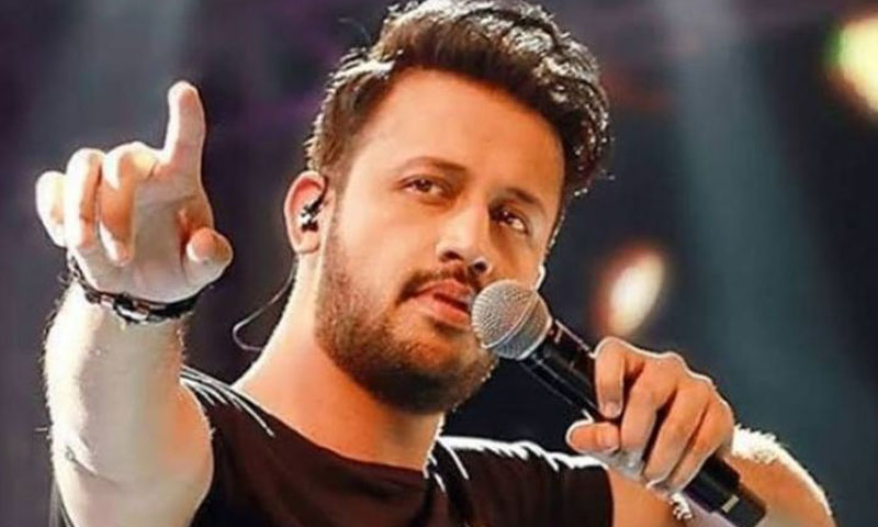 عاطف اسلم کا بھنگڑا، صارفین نے انوکھا الزام عائد کر دیا عاطف اسلم کا بھنگڑا، صارفین نے انوکھا الزام عائد کر دیا