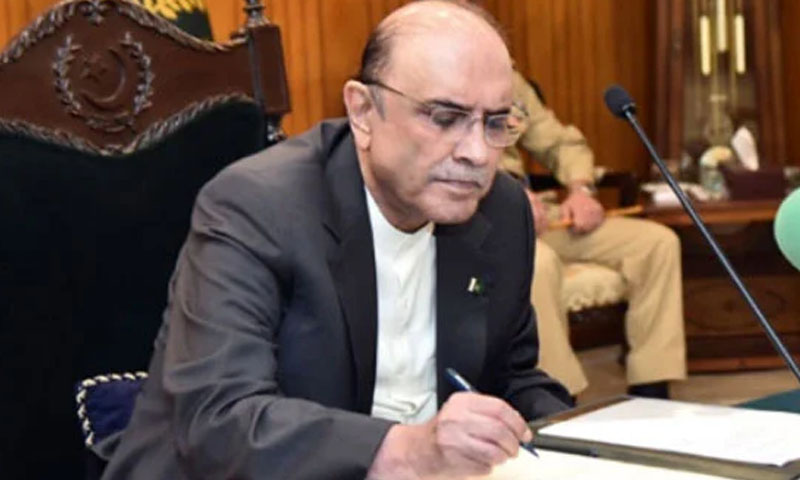 صدر مملکت نے تینوں مسلح افواج سے متعلق ترمیمی بلوں کی منظوری دے دی صدر مملکت نے تینوں مسلح افواج سے متعلق ترمیمی بلوں کی منظوری دے دی
