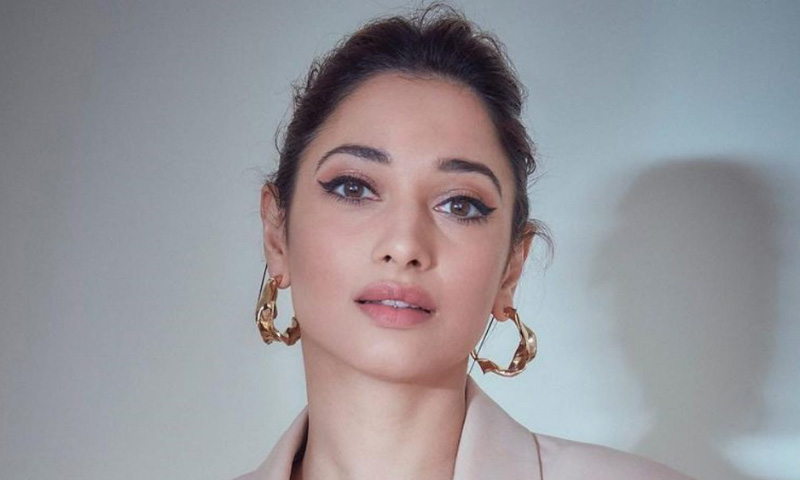 میرے لیے رشتوں میں جھوٹ سرخ لکیر کے مترادف ہے، تمنا بھاٹیہ