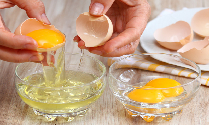 انڈے کی سفیدی یا زردی: ناشتہ کیلئے کون سا حصہ زیادہ صحت مند؟