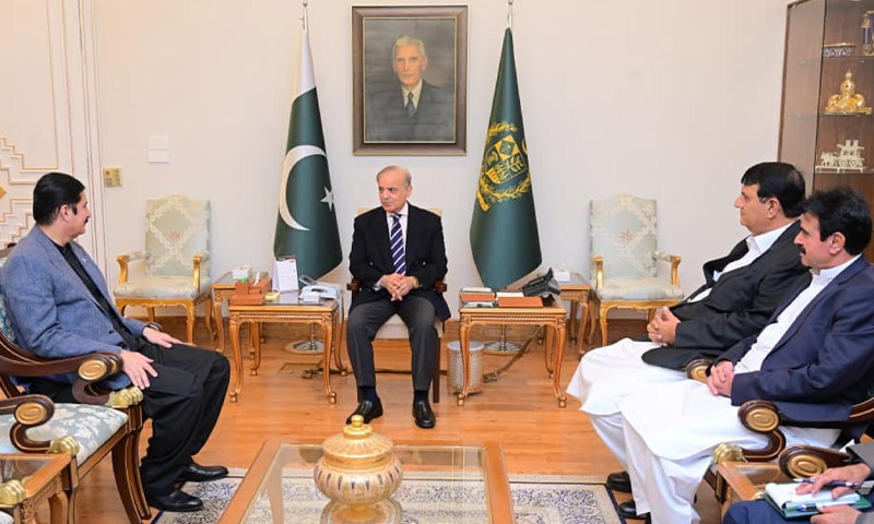 وزیراعظم سے گورنرخیبرپختونخوا کی ملاقات، صوبائی و ملکی امورپرتبادلہ خیال Prime Minister