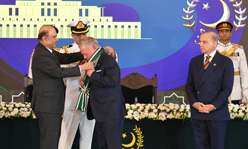 اردن کے شاہ عبداللہ دوم کو پاکستان کے اعلیٰ ترین سول ایوارڈ سے نوازدیا گیا asif zardari